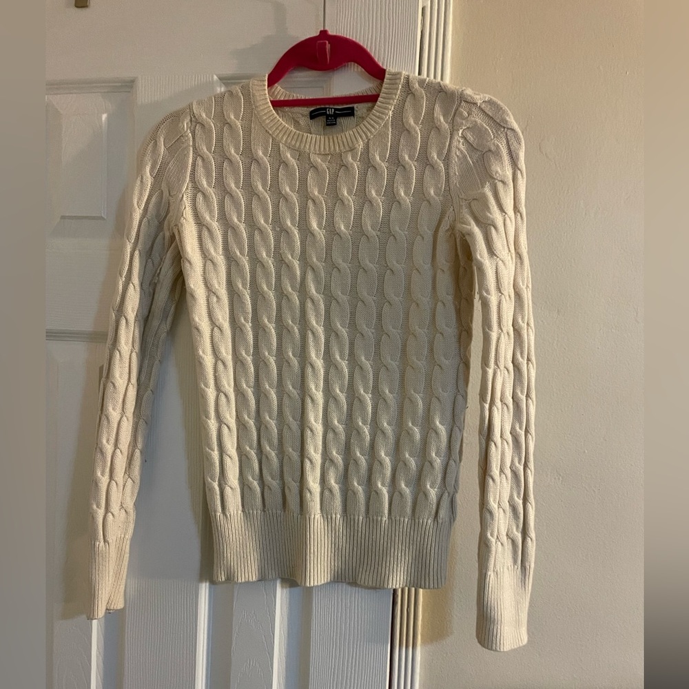 Gap cable knit sweater